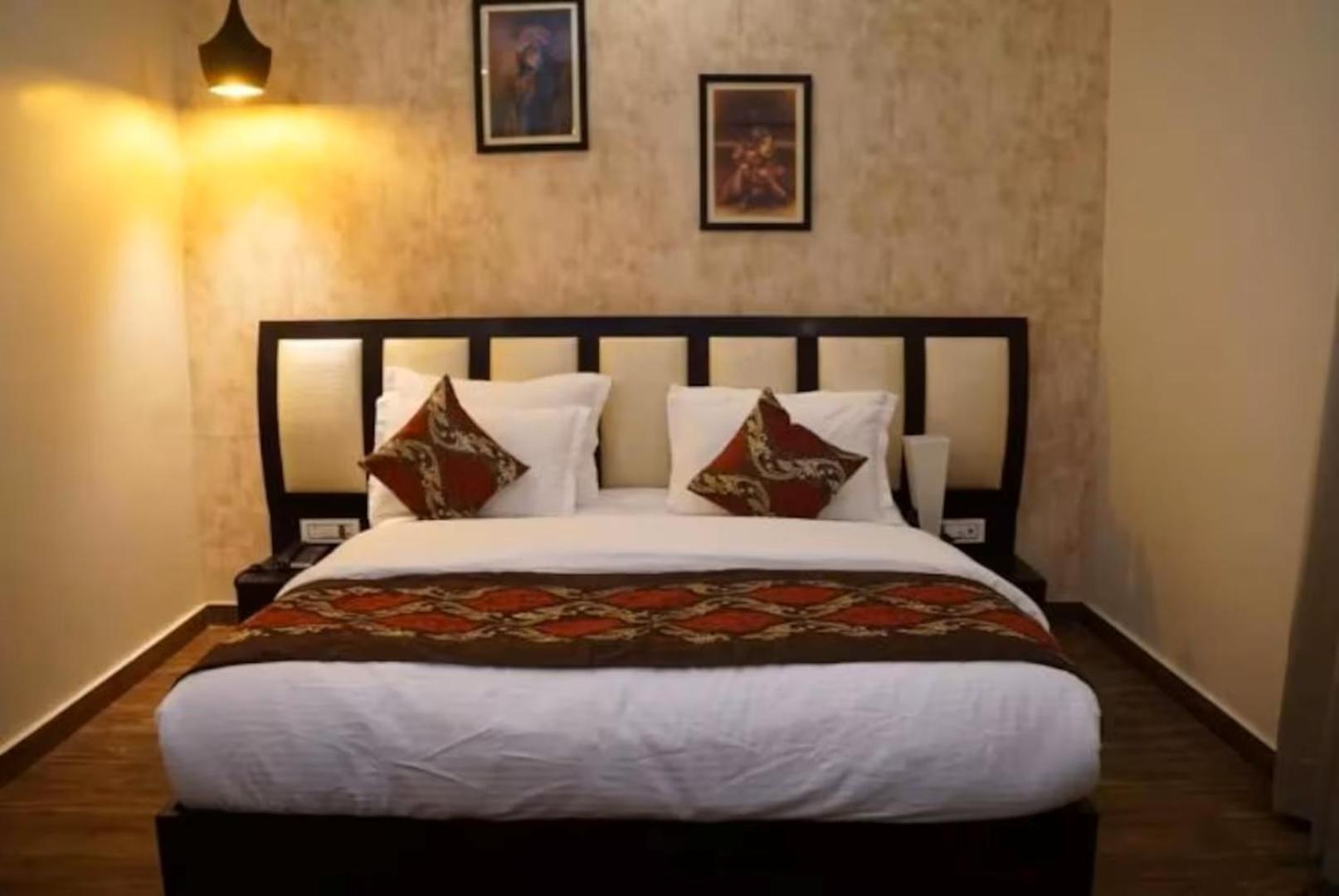 Hisār Hotel Suncity & Restaurant מראה חיצוני תמונה