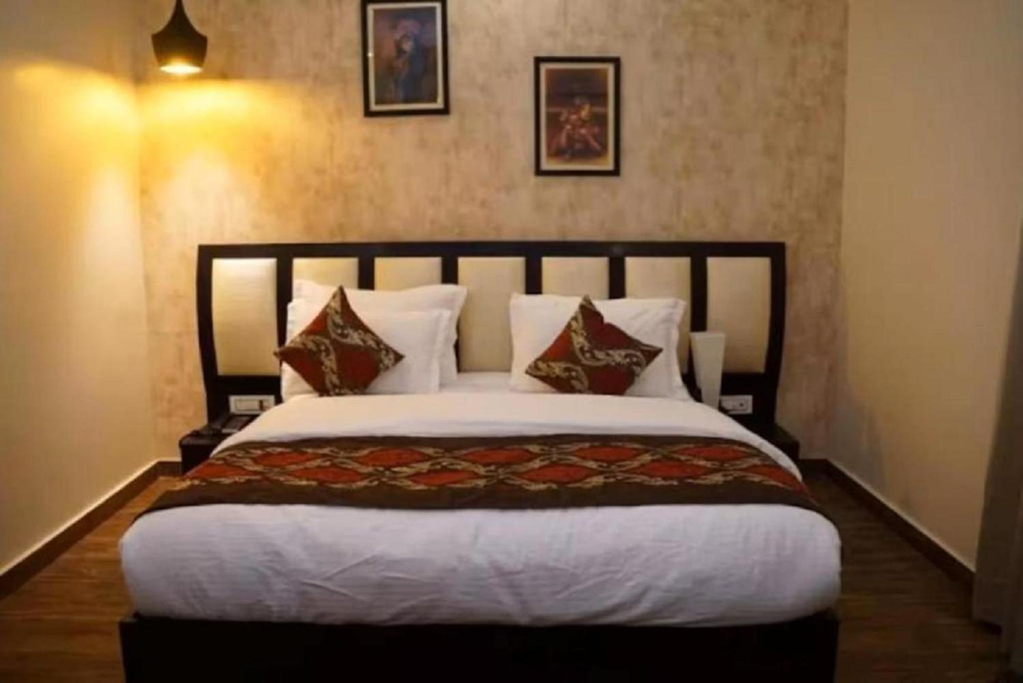 Hisār Hotel Suncity & Restaurant מראה חיצוני תמונה