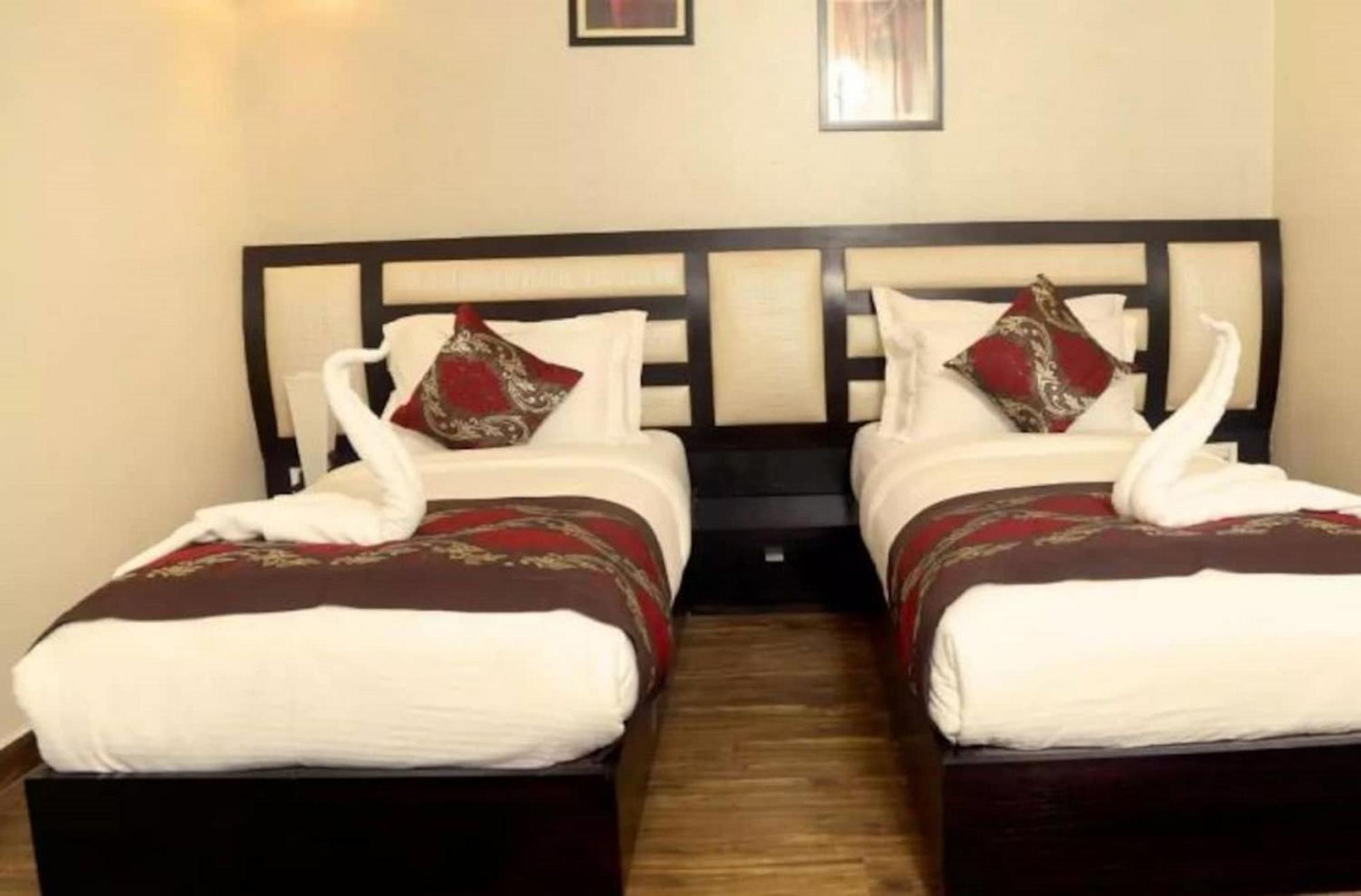 Hisār Hotel Suncity & Restaurant מראה חיצוני תמונה